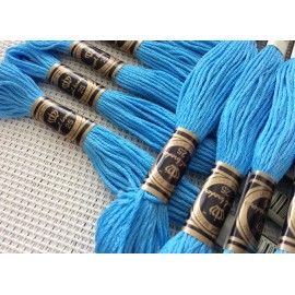 10 Echevettes de fils de coton bleues 2