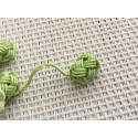 Perles boutons en soie vert clair / Aakad Perles boutons en soie vert clair / Aakad