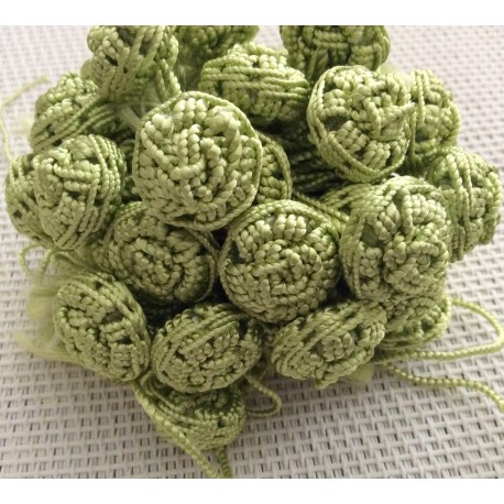 Perles fleurs en fil de soie x4