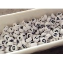Perles alphabet version noires et blanches