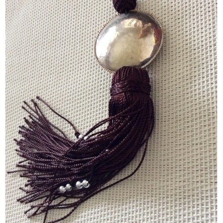 Porte clé marron avec perle ronde