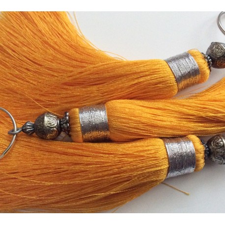 Pompon en breloque Jaune d’Or Pompon en breloque Jaune d’Or