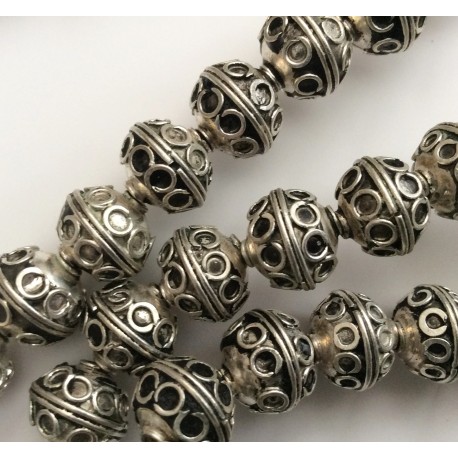 10 petites perles ovales argentées