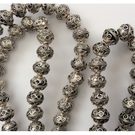 10 petites perles ovales argentées