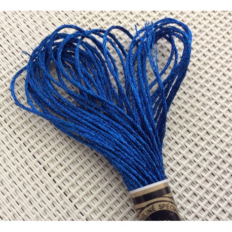 10 Echevettes de fils métalliques bleues