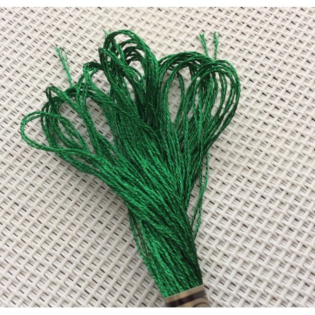 Echevettes de fils métalliques verts