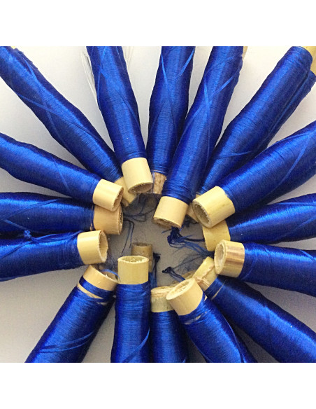 Bobines soie végétale bleue électrique