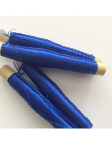 Bobines soie végétale bleue électrique