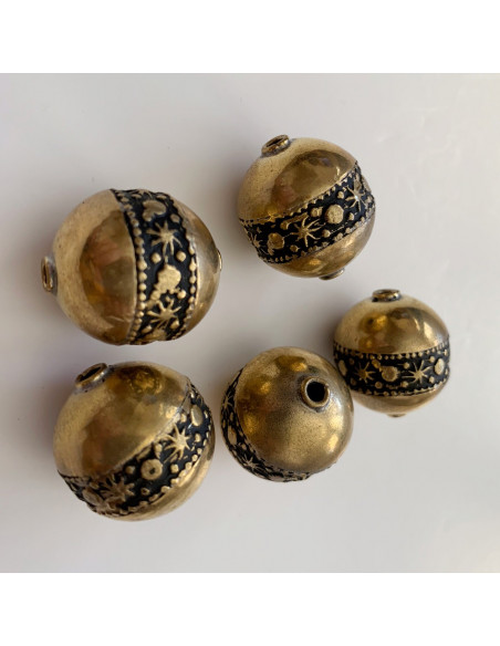 Perle ronde en métal cuivré