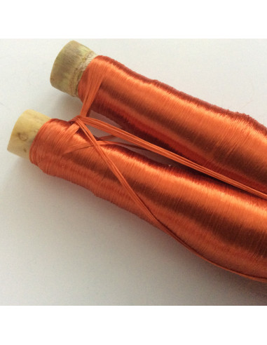 Bobines de fils en soie sabra orange...