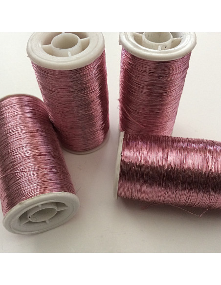 Bobine de fil skalli rose