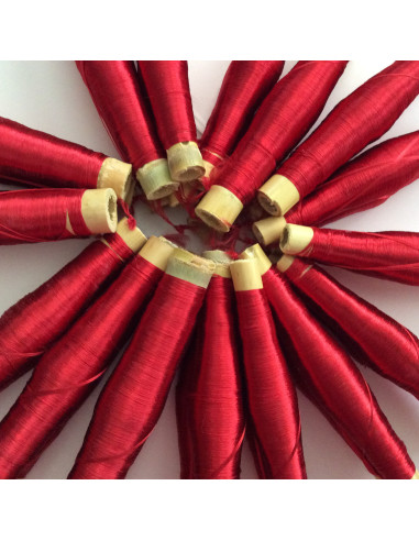 Bobines de fils en soie sabra Rouge