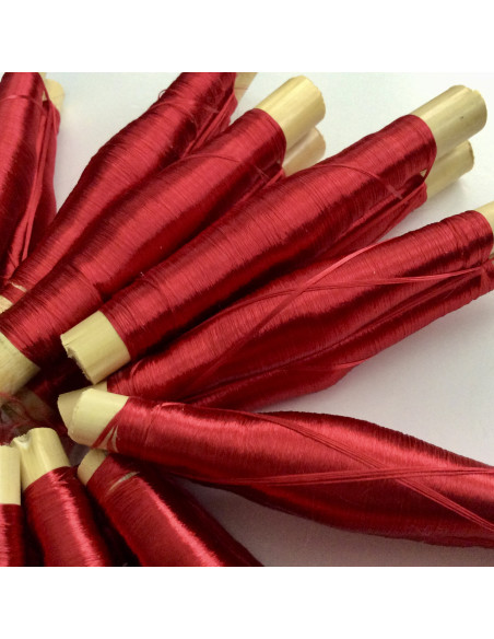 Bobines de fils en soie sabra Rouge