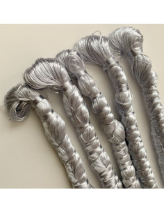 Echeveau de fil en soie...