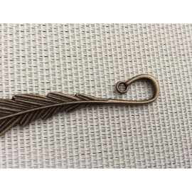 Marque Pages Plume de couleur bronze 2