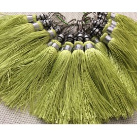 Pompon vert amande en Soie végétale