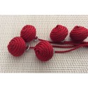 Porte clés avec perles rouges  en Soie tressée