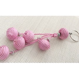 Porte clés avec perles en soie roses 2
