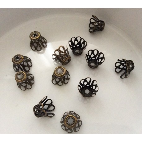 Coupelles ciselées intercalaires Coupelles ciselées intercalaires