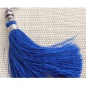 Breloque pompon bleu électrique